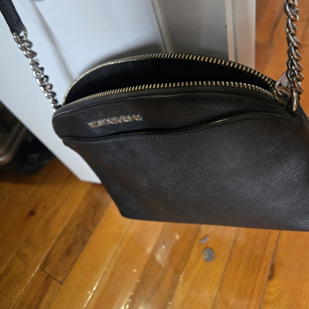 Michael Kors Elegant Black Crossbody Bag